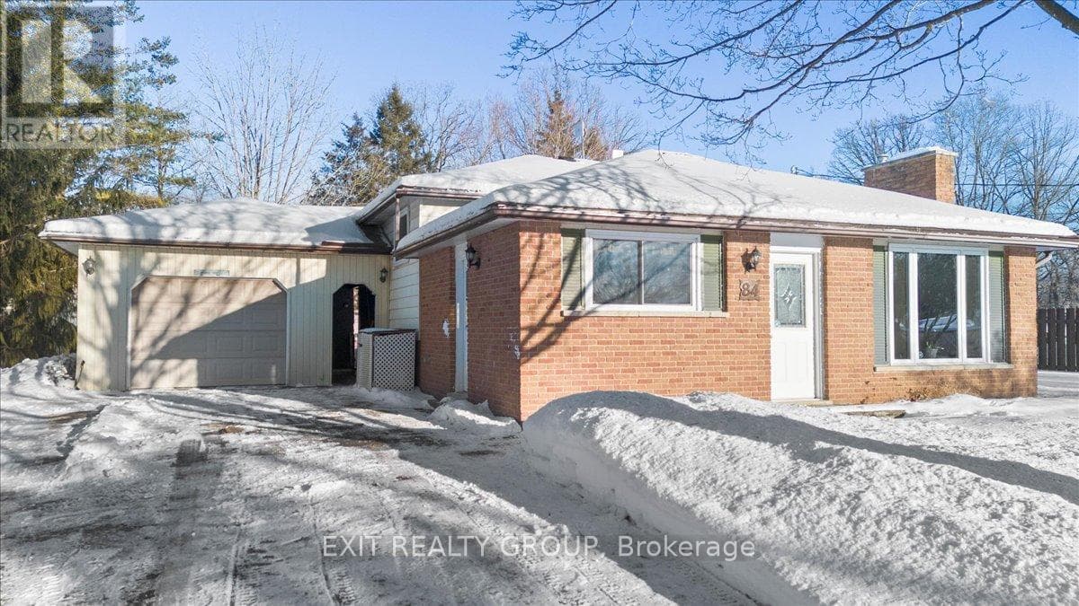 4 bed 3 bath single family at 84 CHATTERTON VALLEY CRESCENT — $482,500