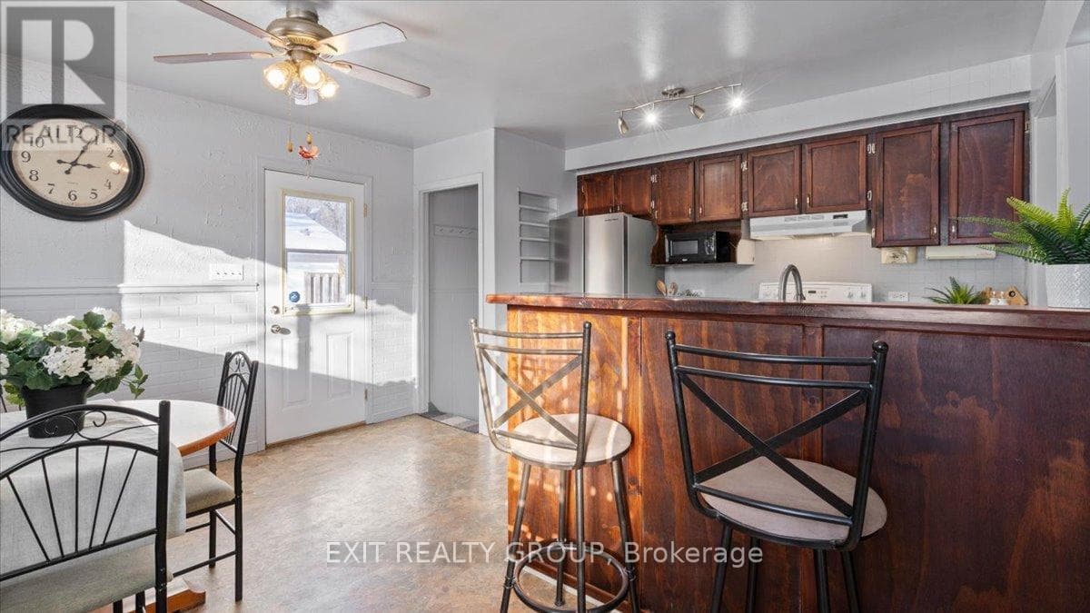 84 CHATTERTON VALLEY CRESCENT photo 5