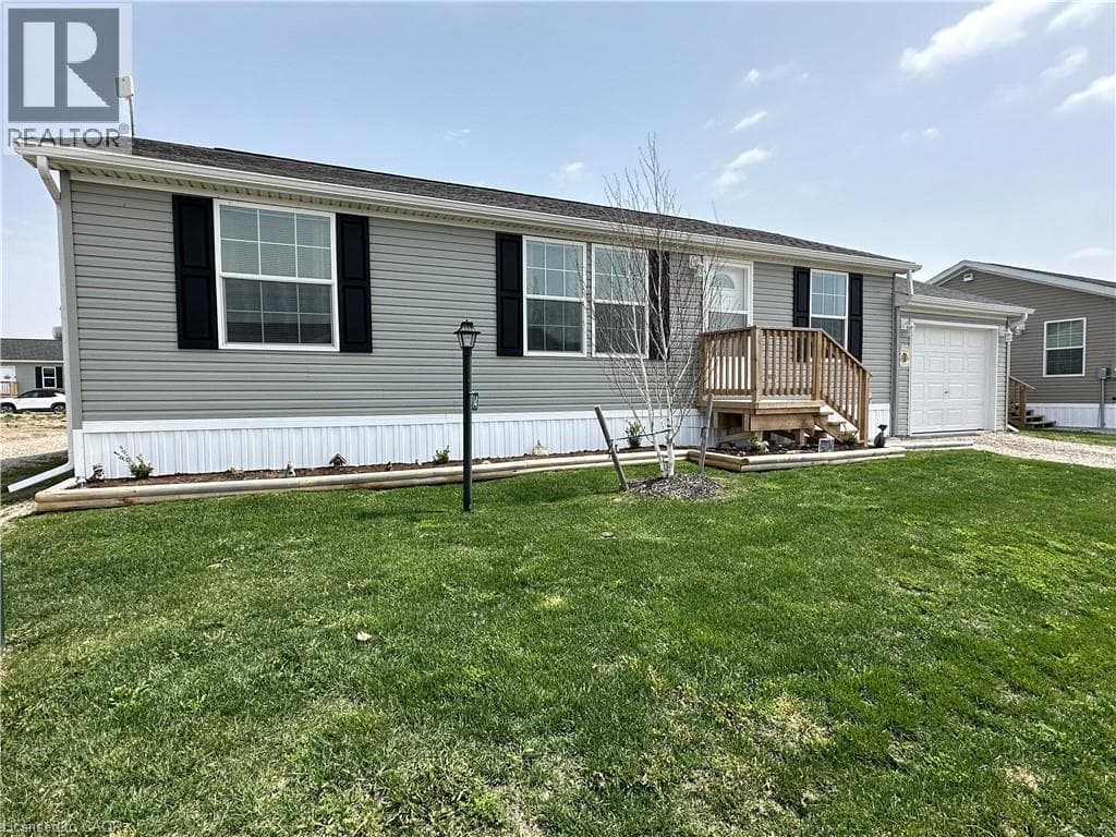 14 COPPER BEECH Drive photo 3