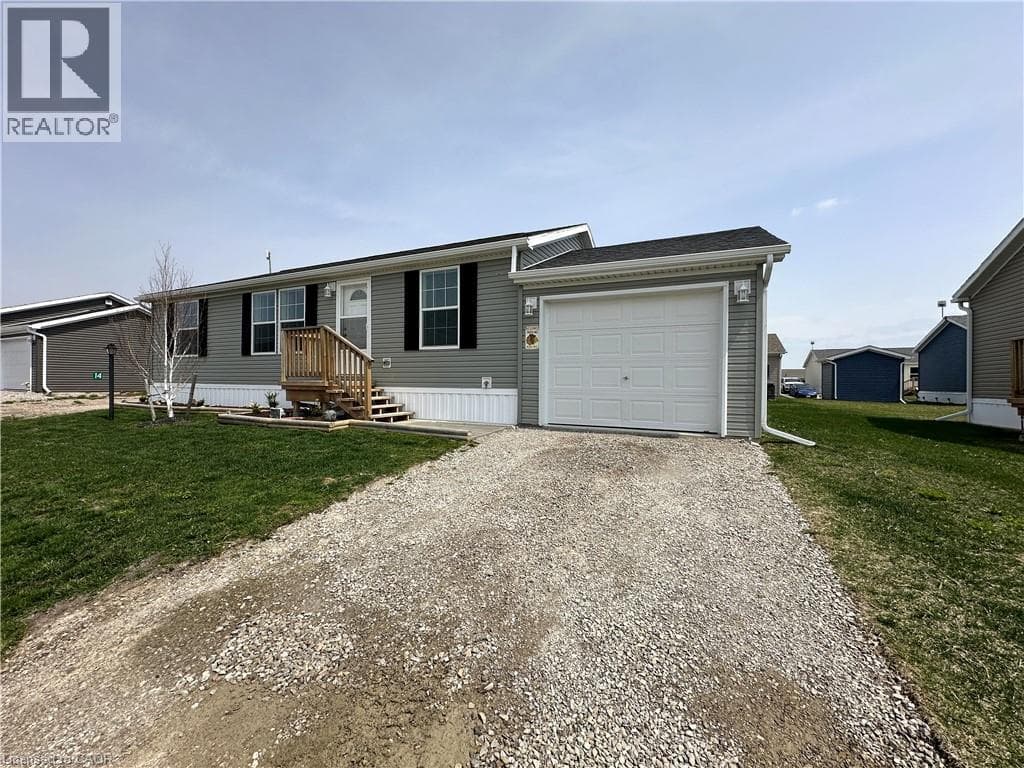 14 COPPER BEECH Drive photo 4