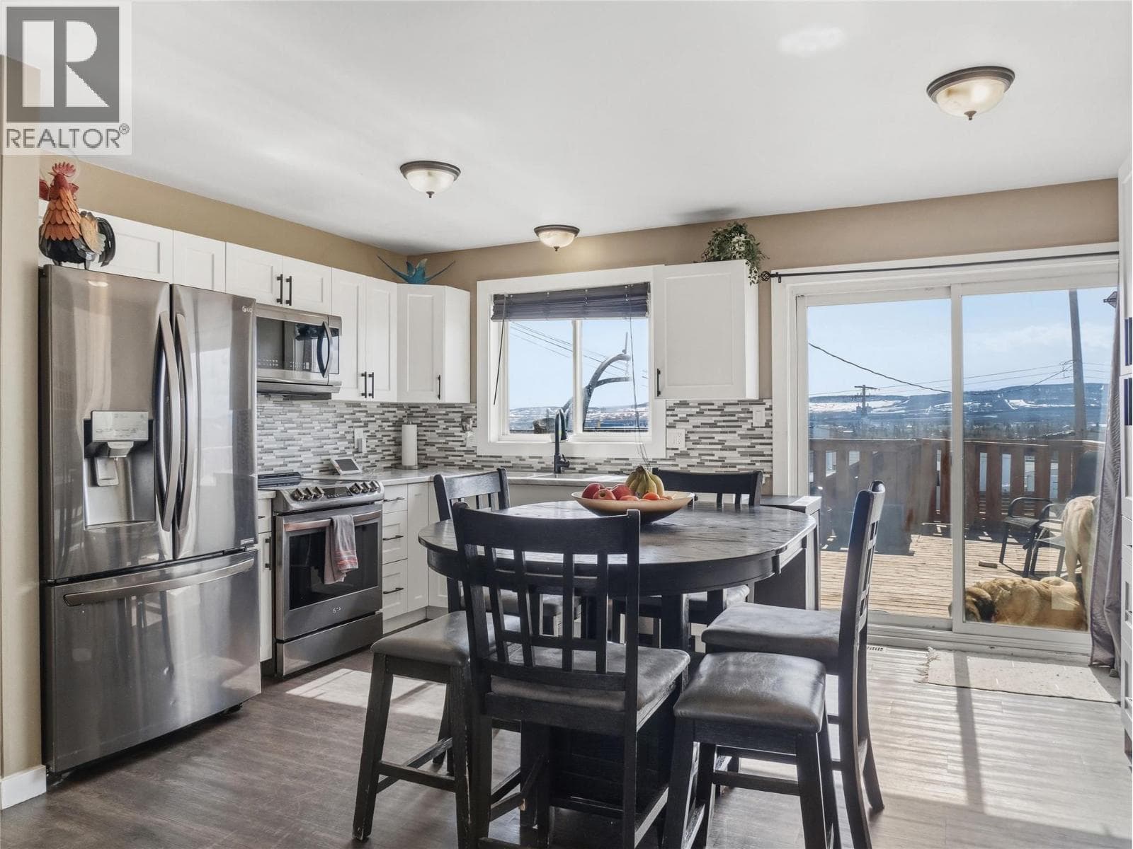 1533 96 Avenue photo 2