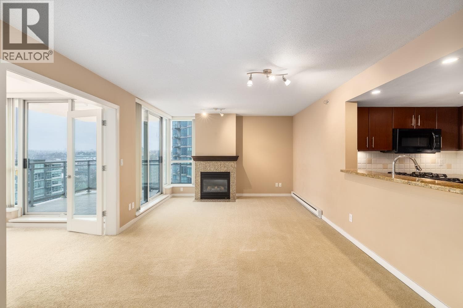 803 120 MILROSS AVENUE photo 5