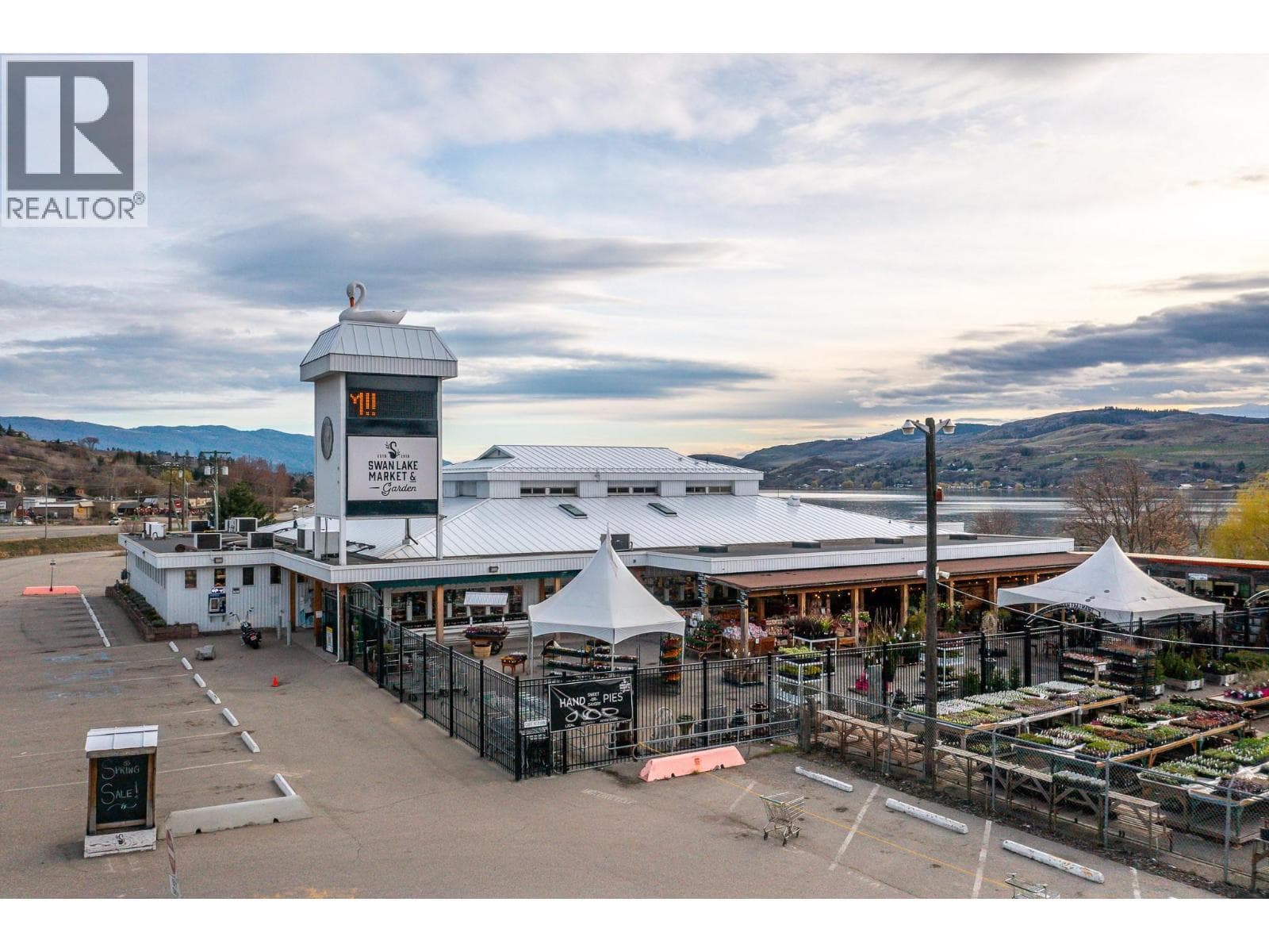 retail at 7920/7912 Highland Road — $6,100,000