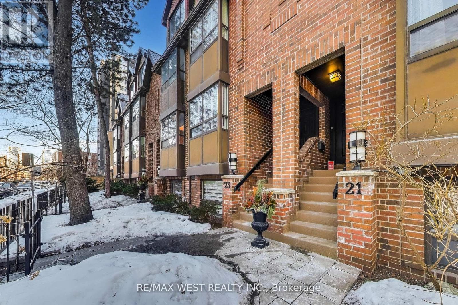 21 DUNDONALD STREET photo 2