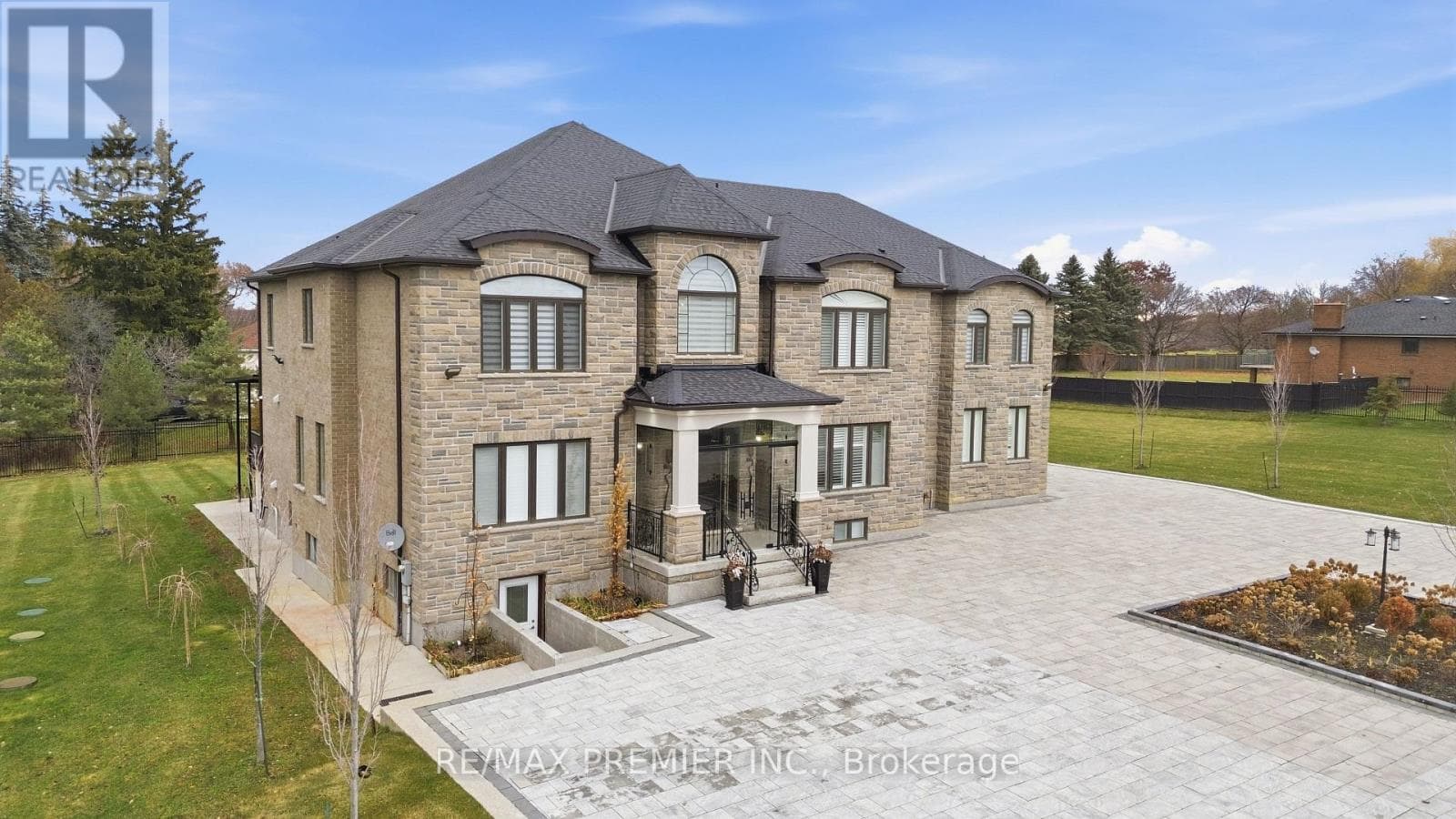 2180 KING VAUGHAN ROAD photo 3