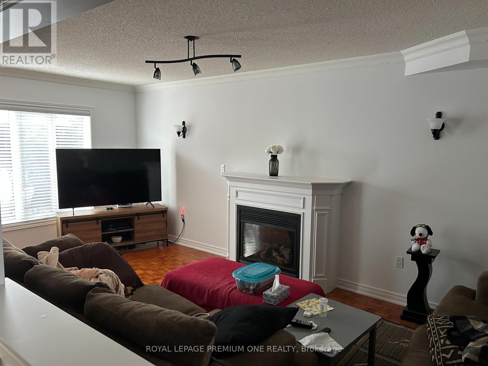 1370 CLARENCE STREET photo 4