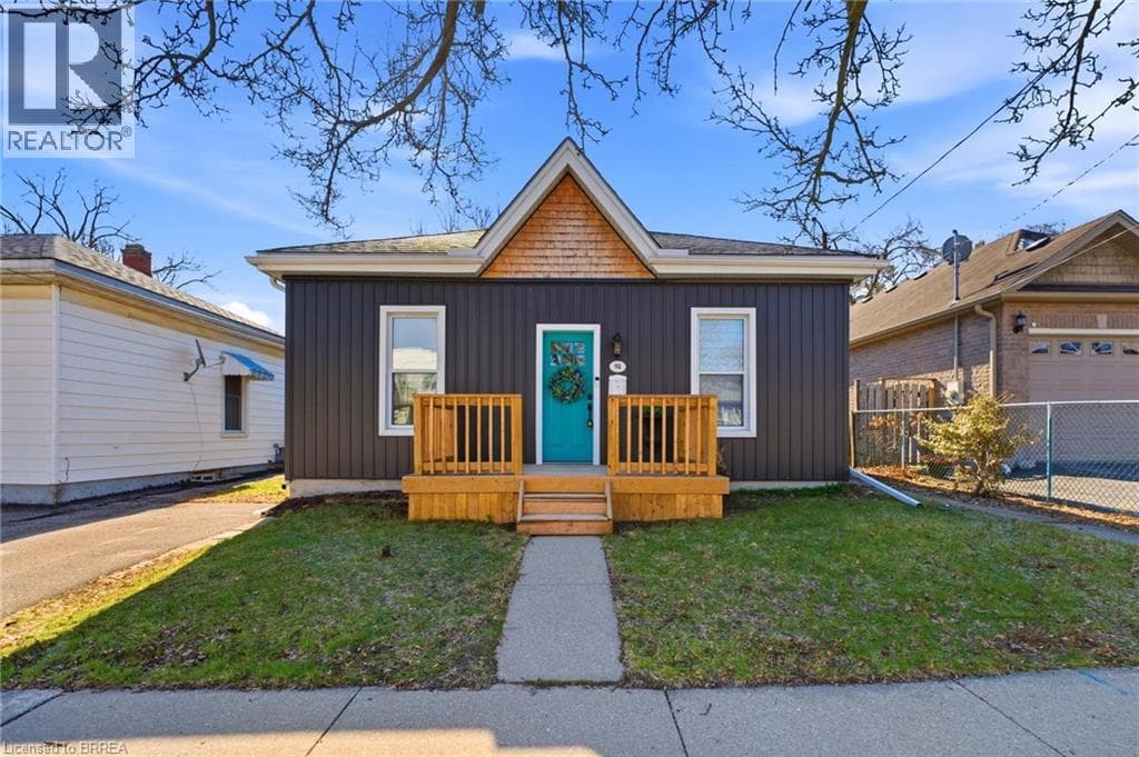 3 bed 2 bath single family at 92 WALNUT Street — $585,000