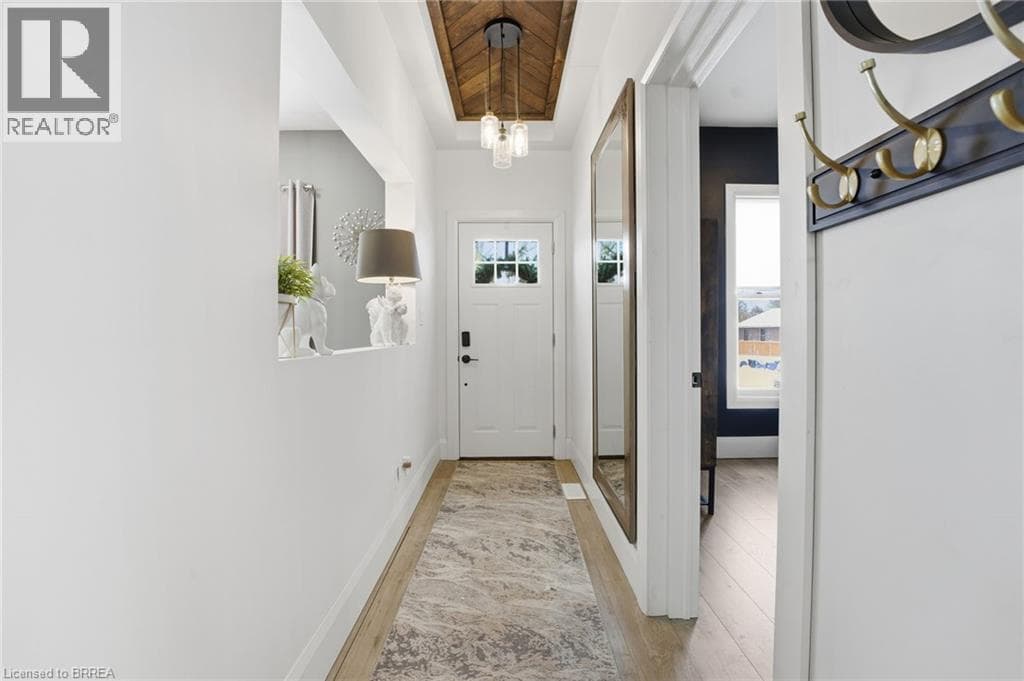 92 WALNUT Street photo 2