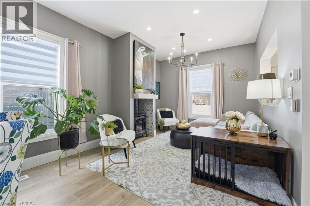 92 WALNUT Street photo 4