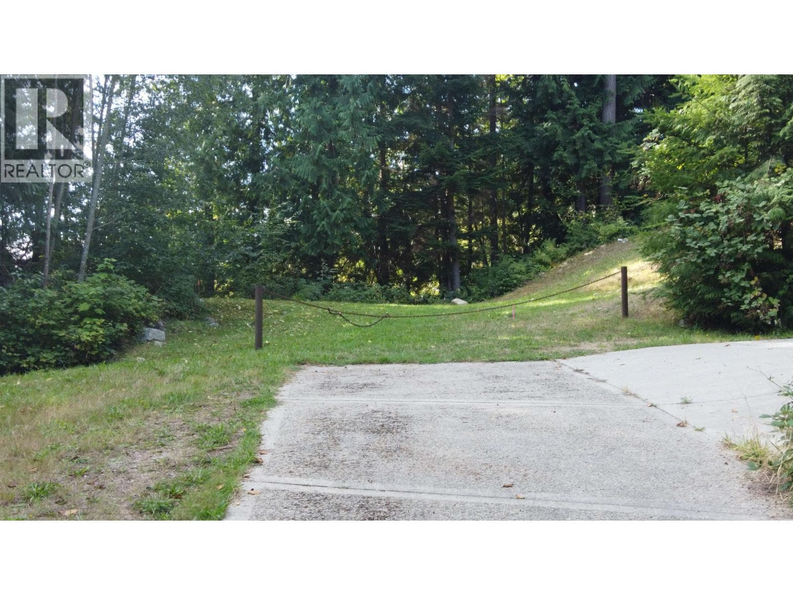 5661 SALMON DRIVE photo 2