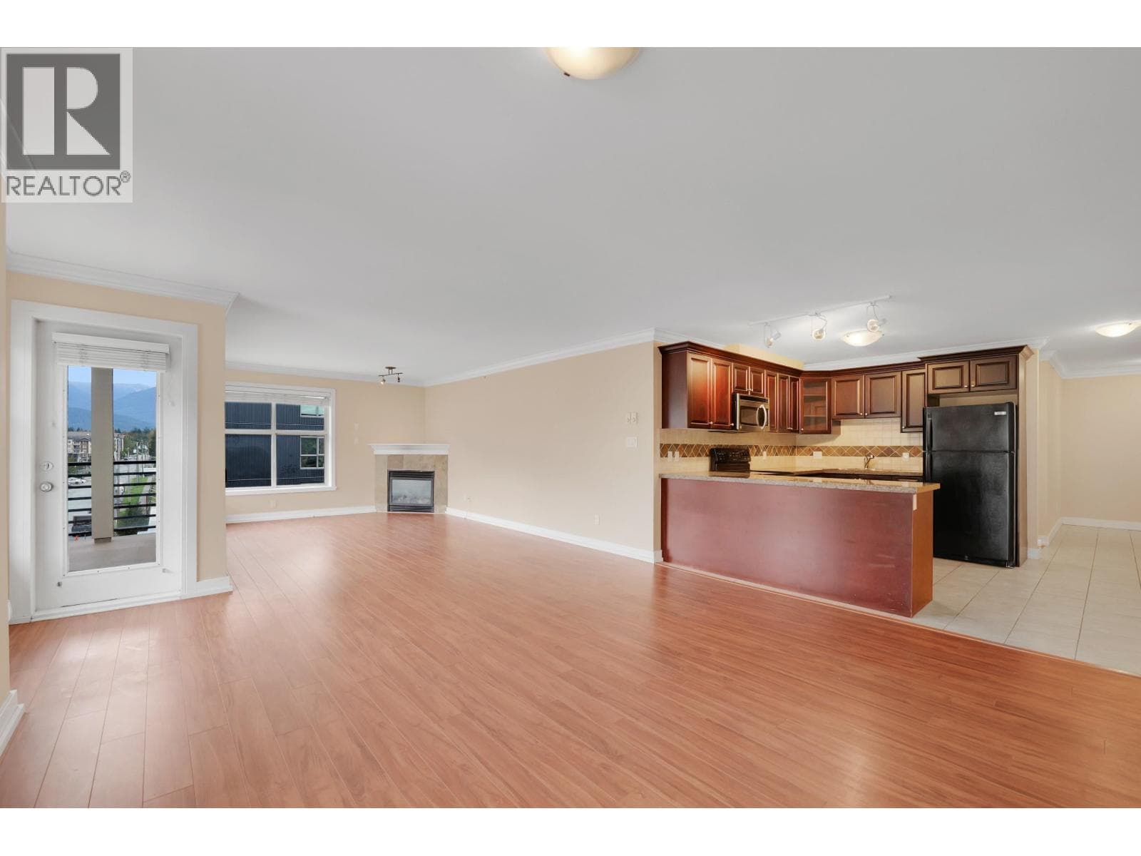 403 1310 VICTORIA STREET photo 2