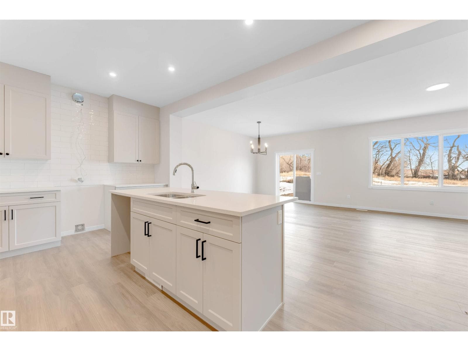 17811 7 ST NE photo 4