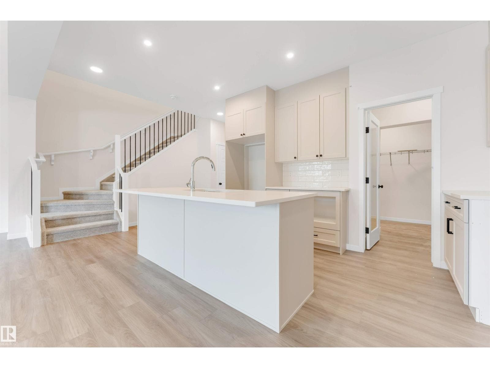 17811 7 ST NE photo 5