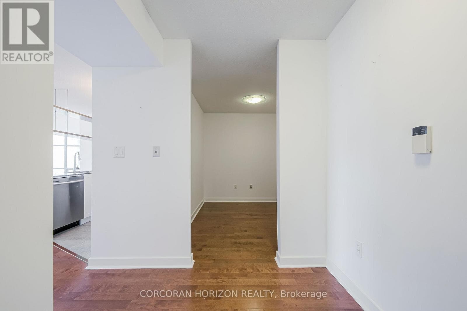 609 - 10 NAVY WHARF COURT photo 5