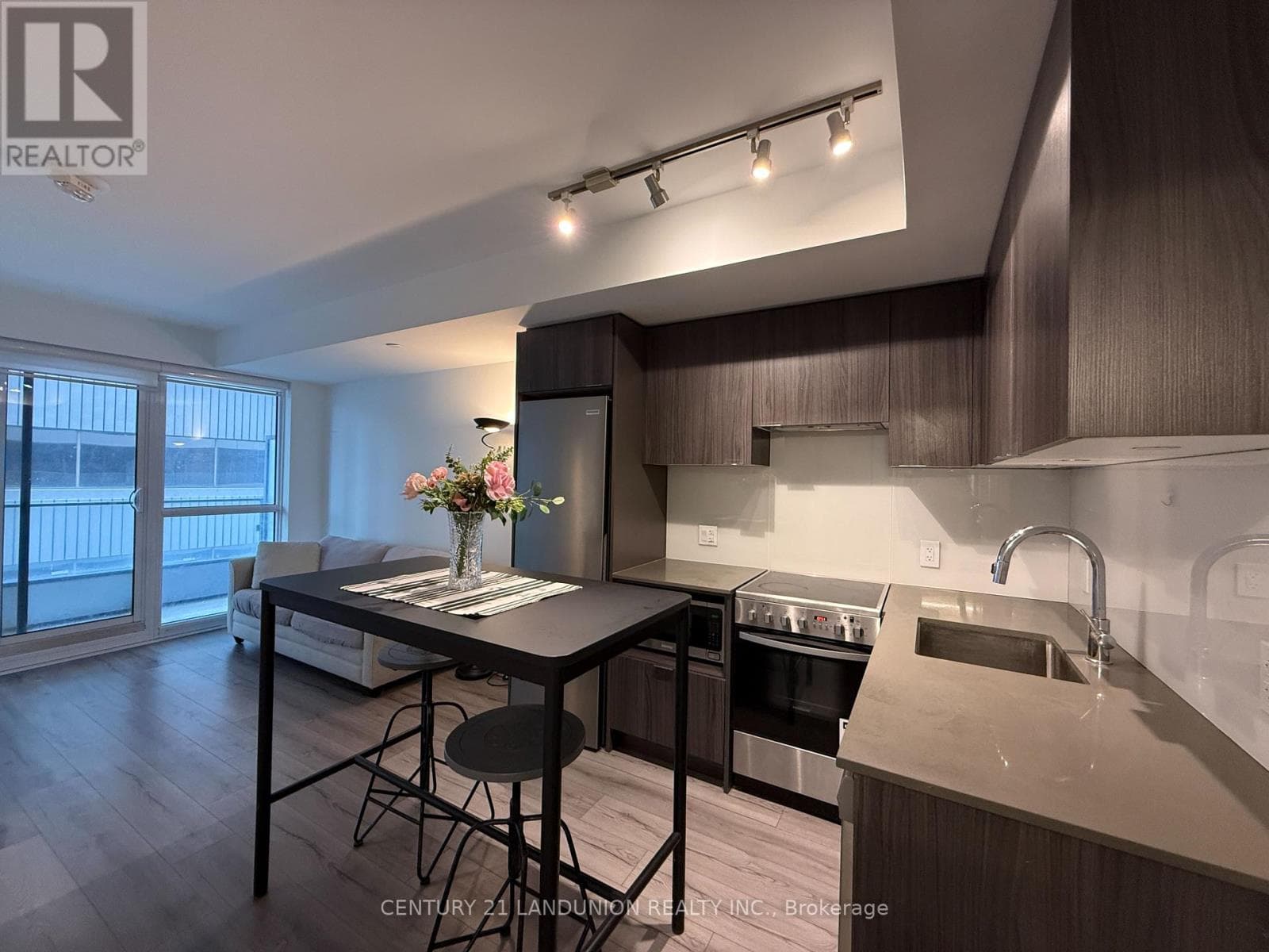 1603 - 395 BLOOR STREET E photo 4