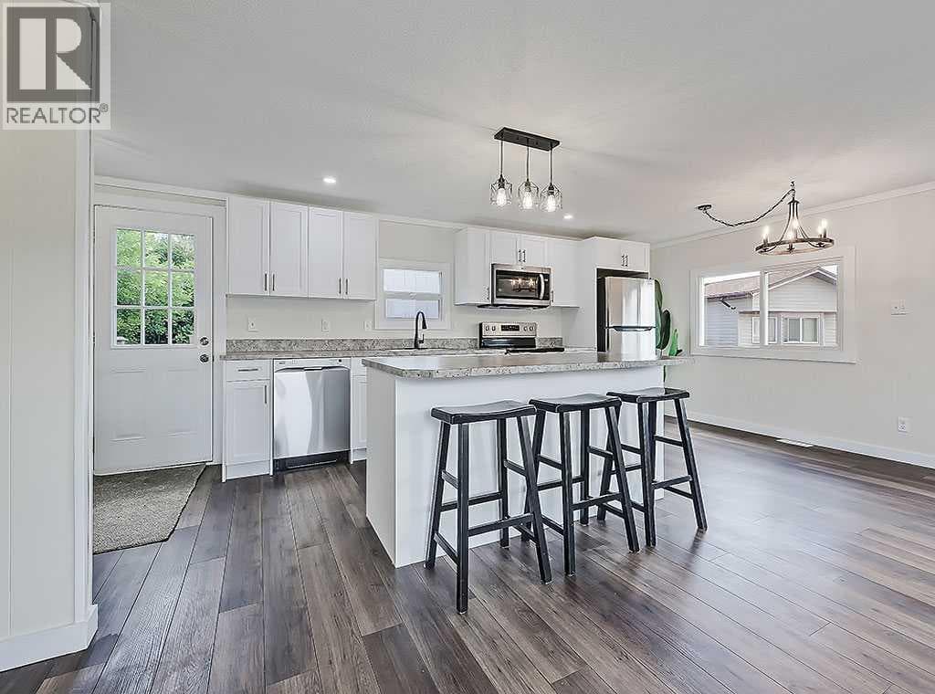 130 Sunset Way NE photo 3