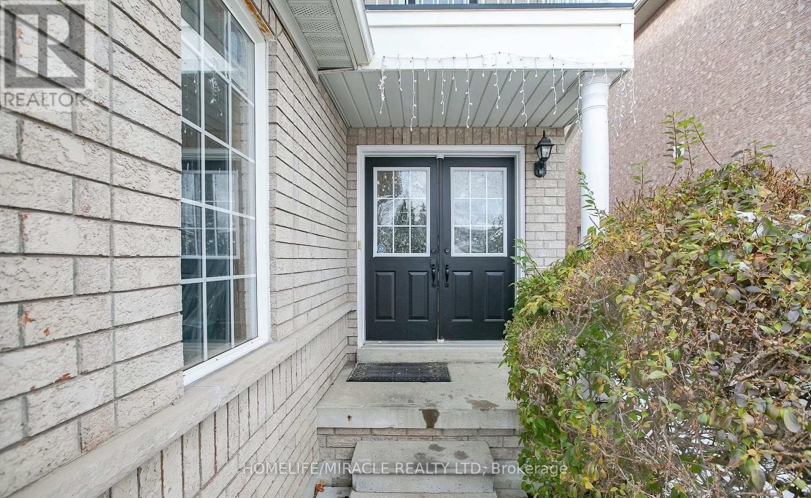 29 DEWRIDGE COURT photo 3