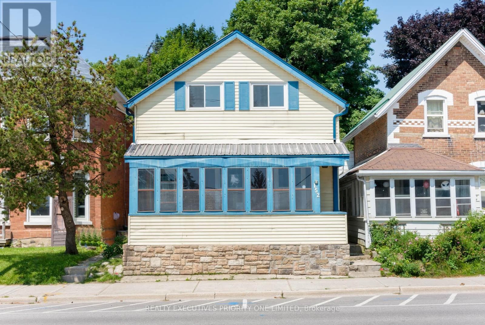 3 bed 2 bath single family at 152 MAIN STREET W — $579,000