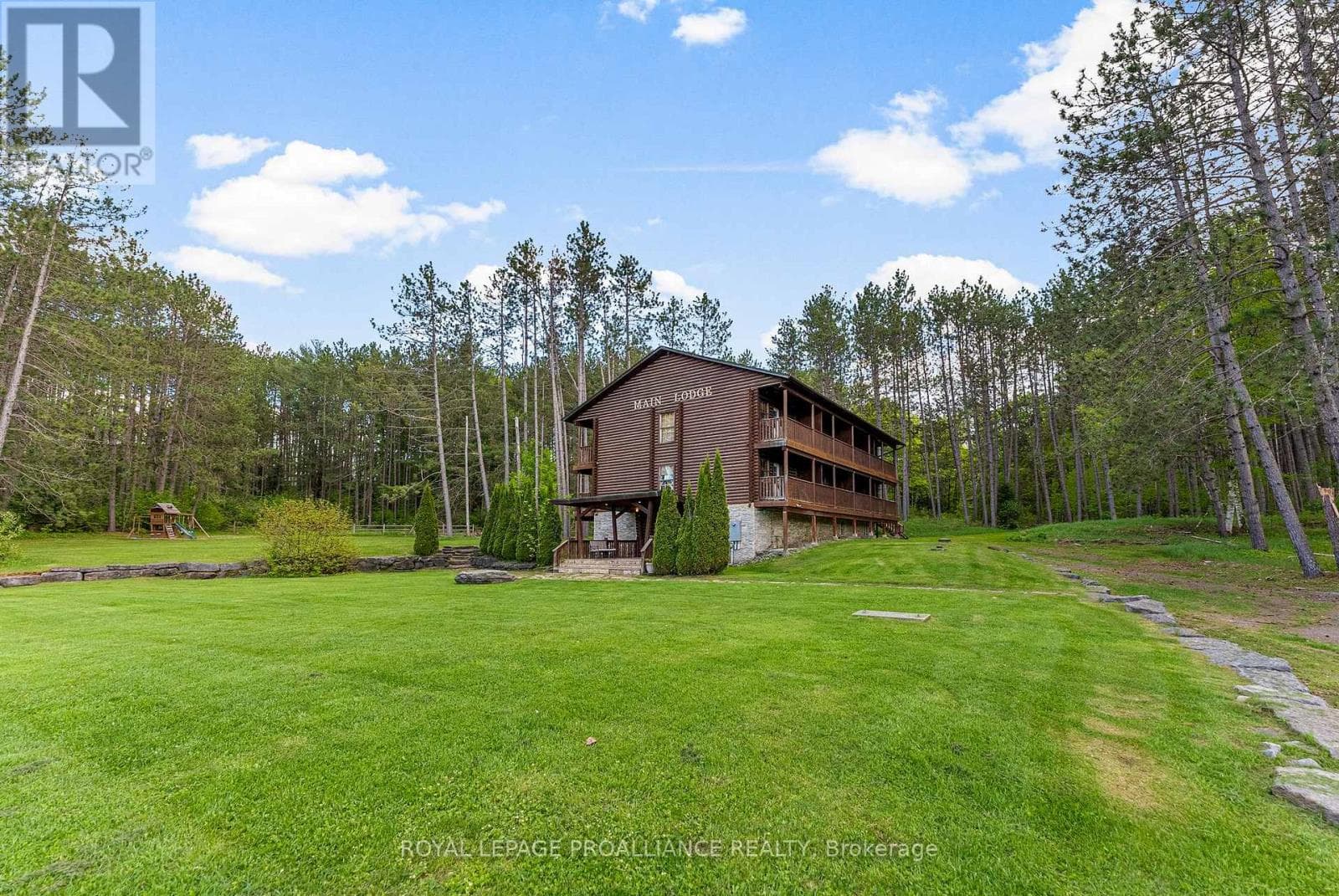 16 BEAVER CREEK LANE photo 3