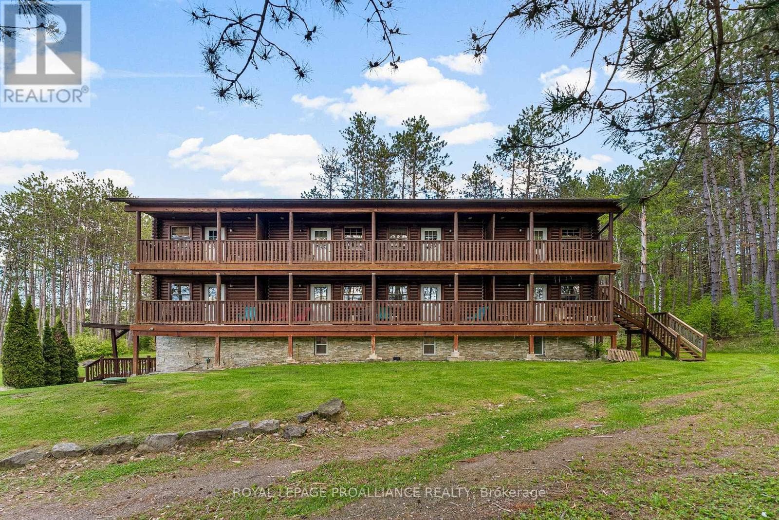 16 BEAVER CREEK LANE photo 4
