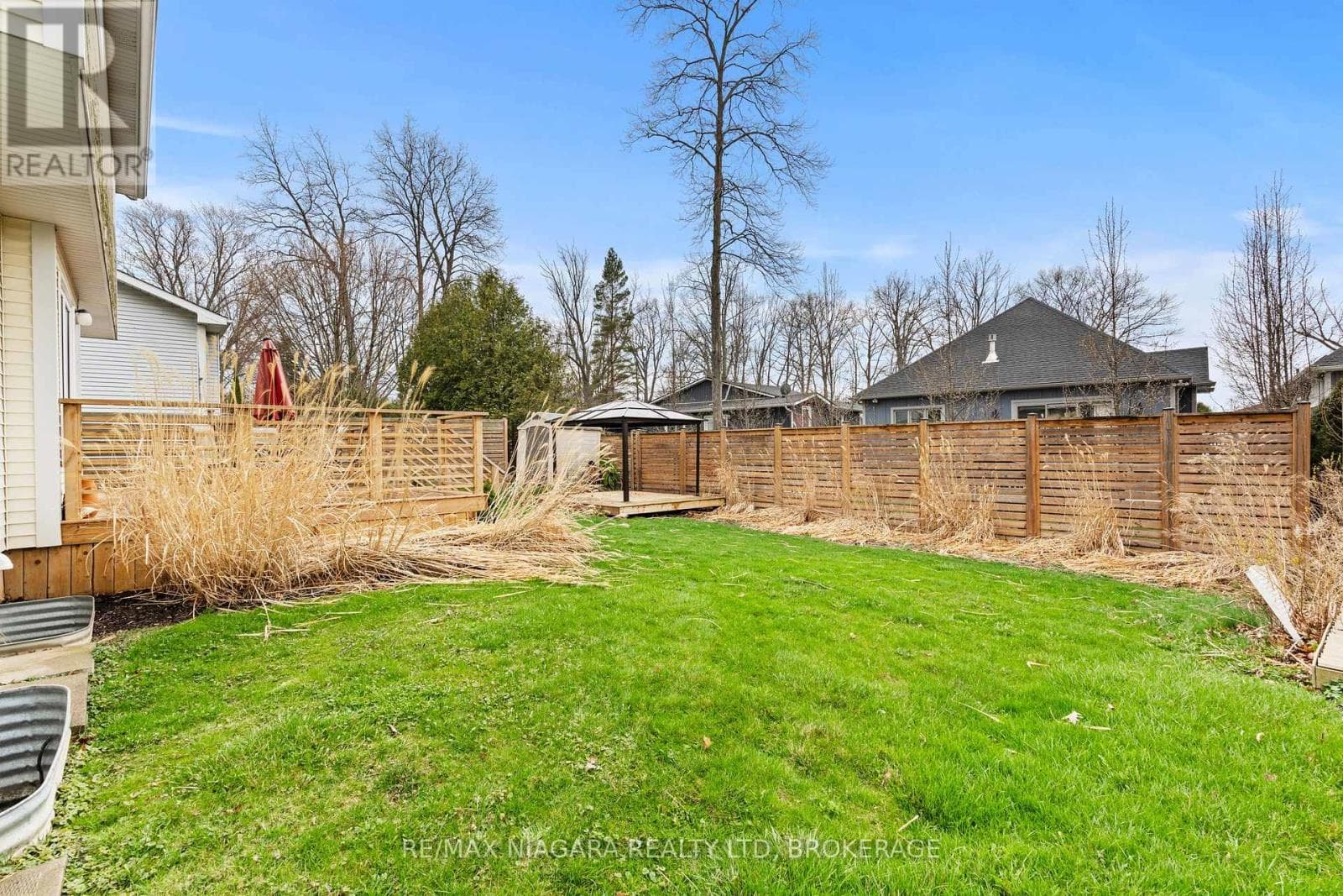 12 OAK DRIVE photo 4