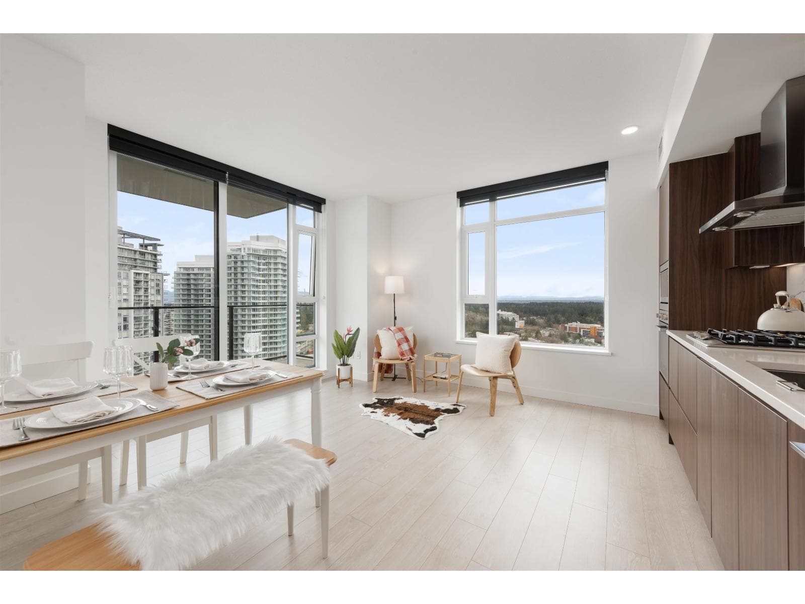 3107 9887 WHALLEY BOULEVARD photo 3