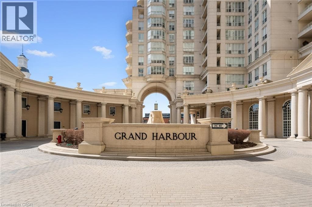 2287 LAKESHORE Boulevard W Unit# 301 photo 3