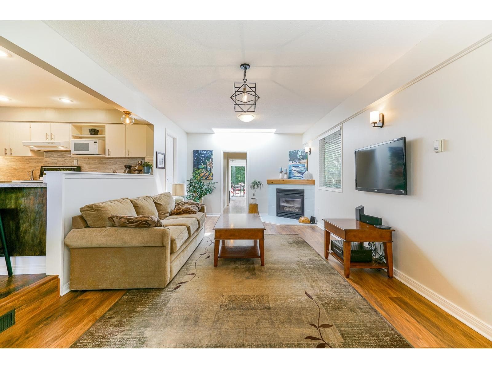 15460 26 AVENUE photo 4