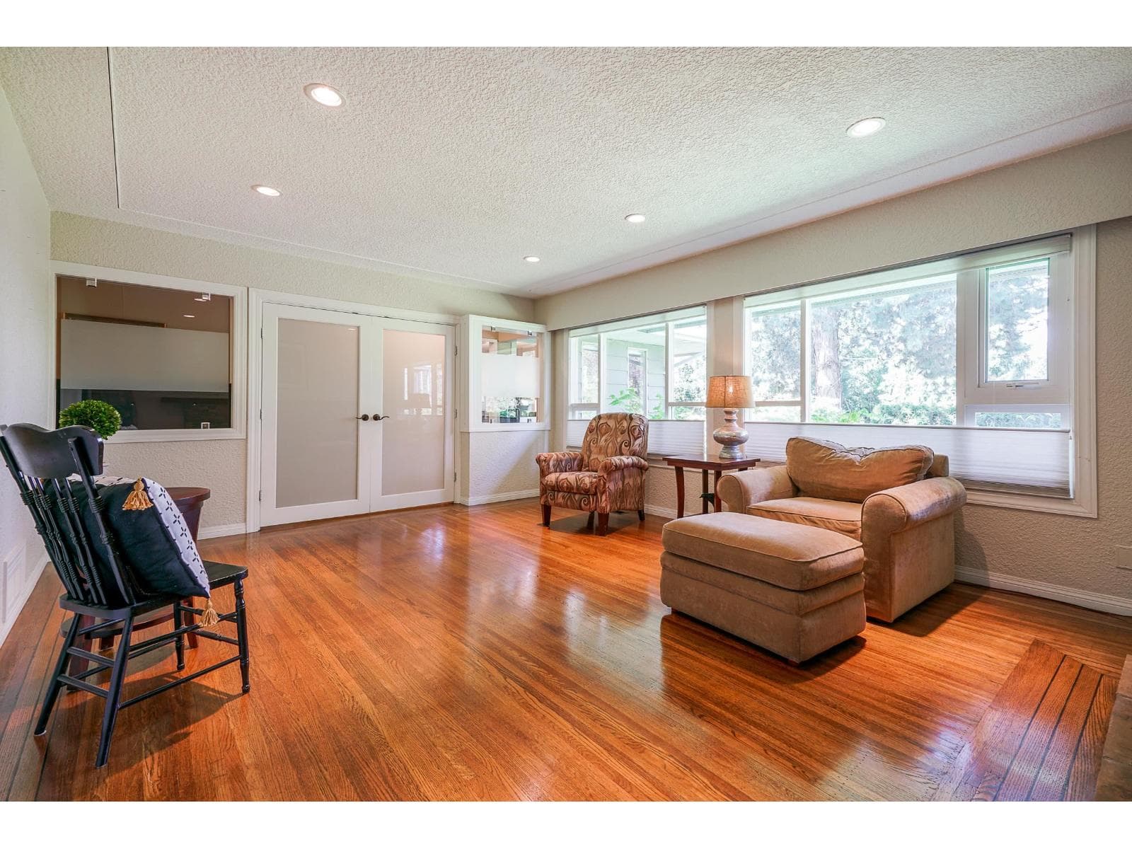 15460 26 AVENUE photo 5