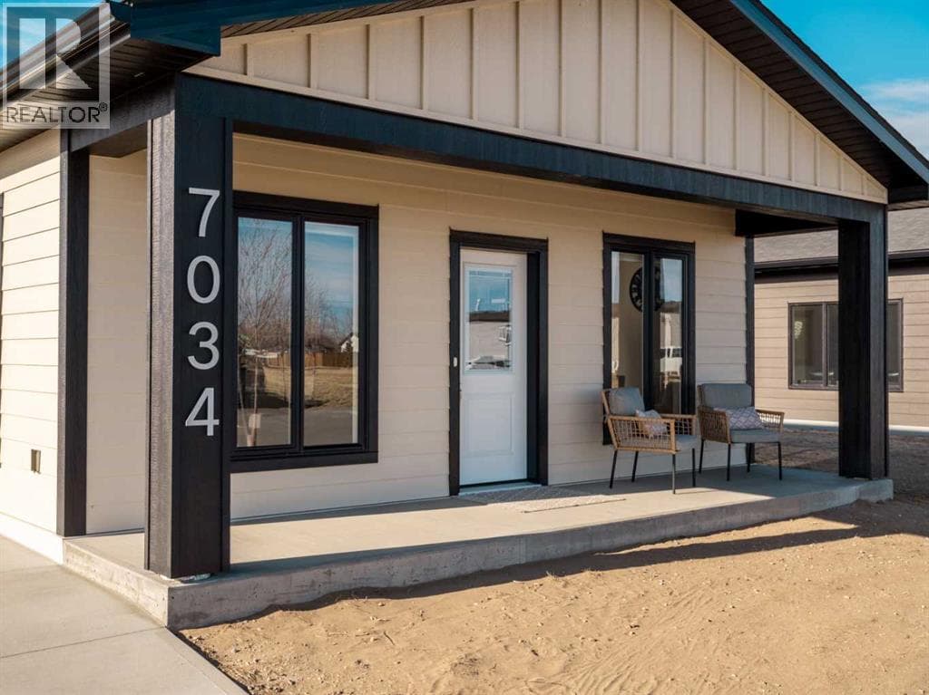 7034 48 Street photo 4