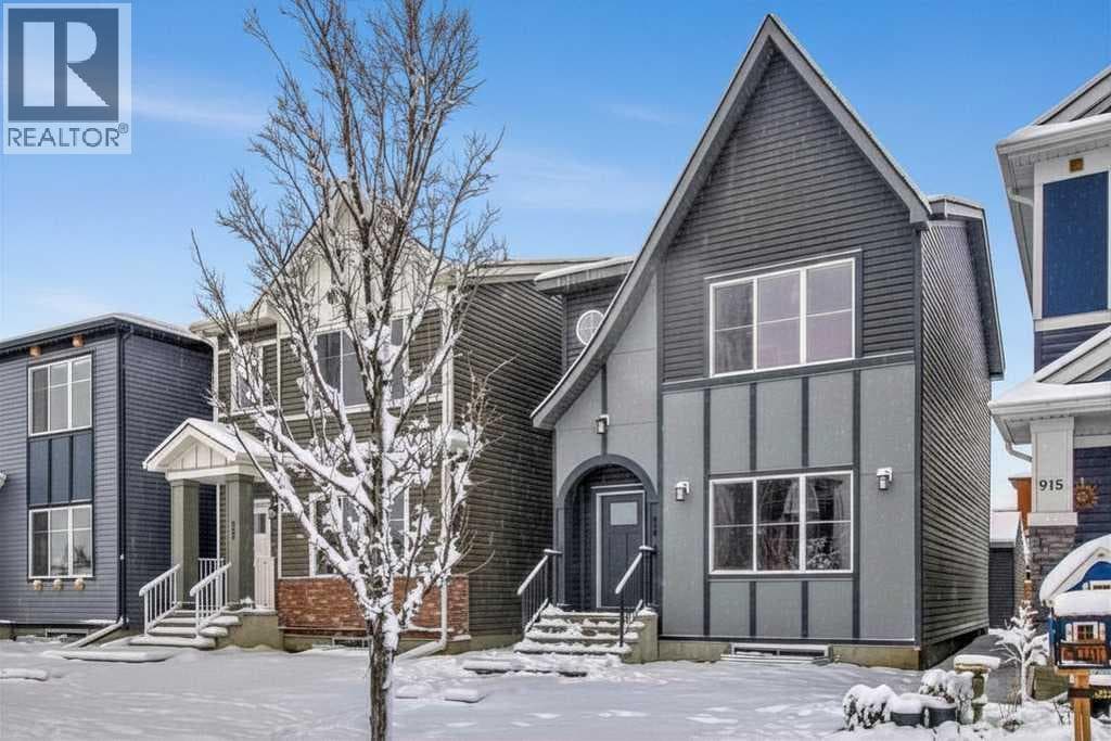 4 bed 4 bath single family at 919 Walgrove Boulevard SE — $649,000