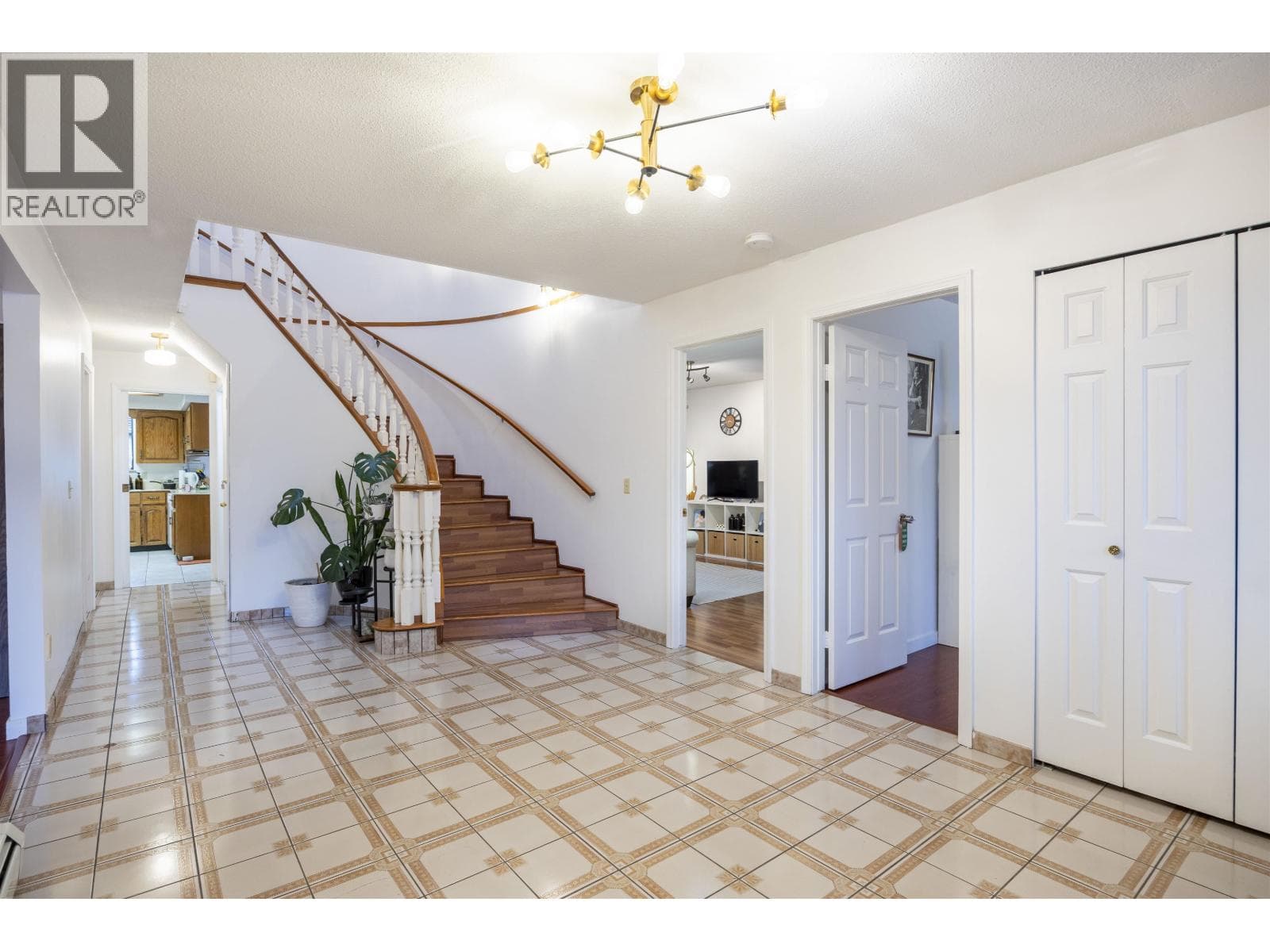 6126 DICKENS STREET photo 3