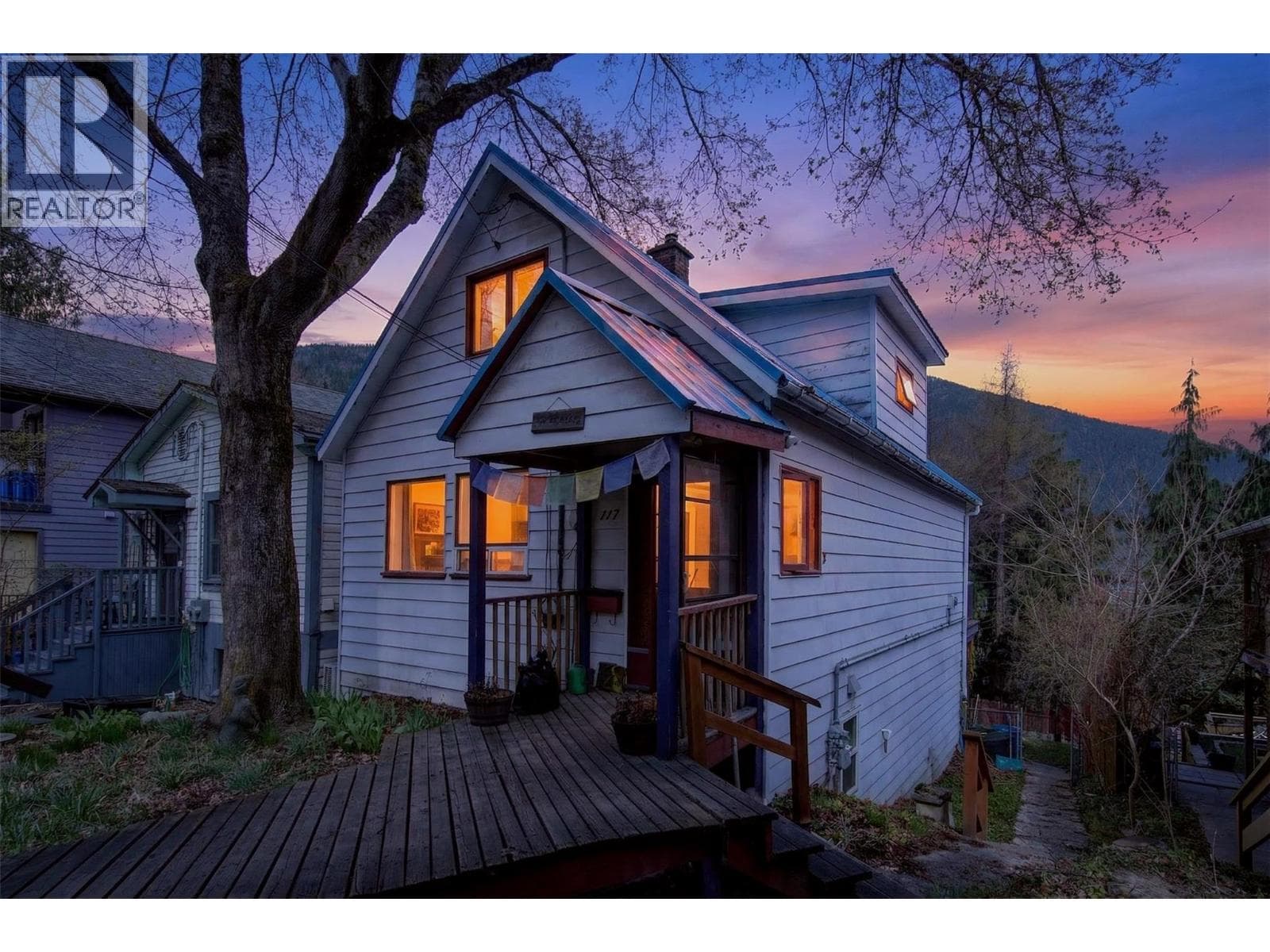 3 bed 3 bath single family at 117 HIGH Street — $699,000