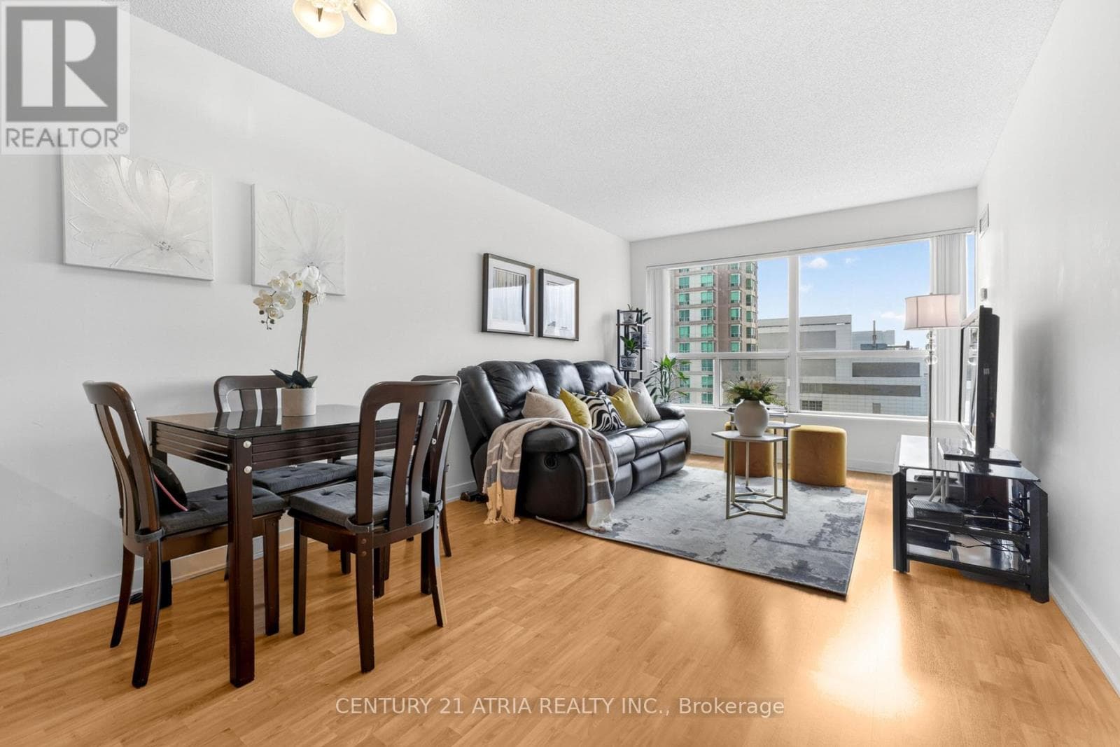 908 - 38 LEE CENTRE DRIVE photo 3