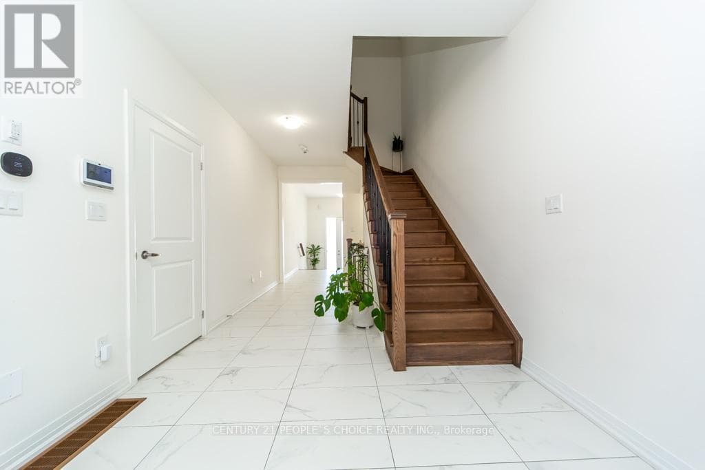 162 OGSTON CRESCENT photo 5