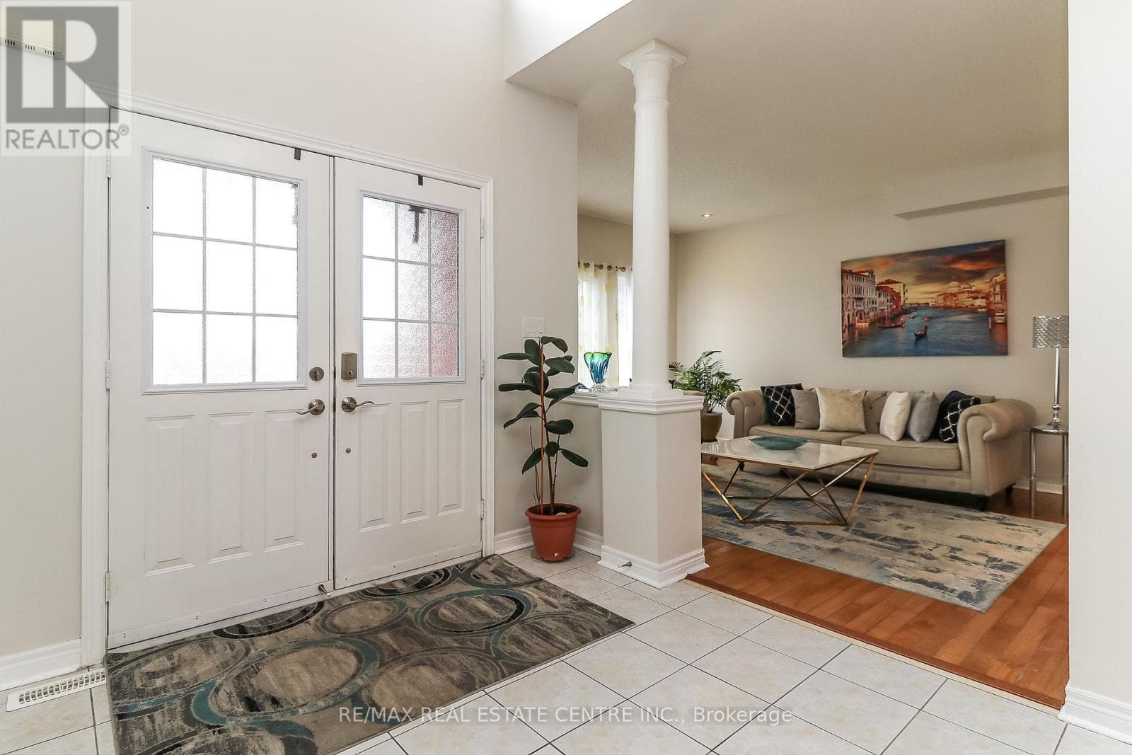 1 SANDRINGHAM DRIVE photo 3