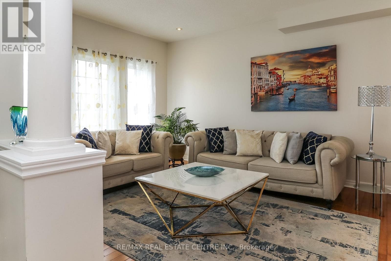 1 SANDRINGHAM DRIVE photo 5