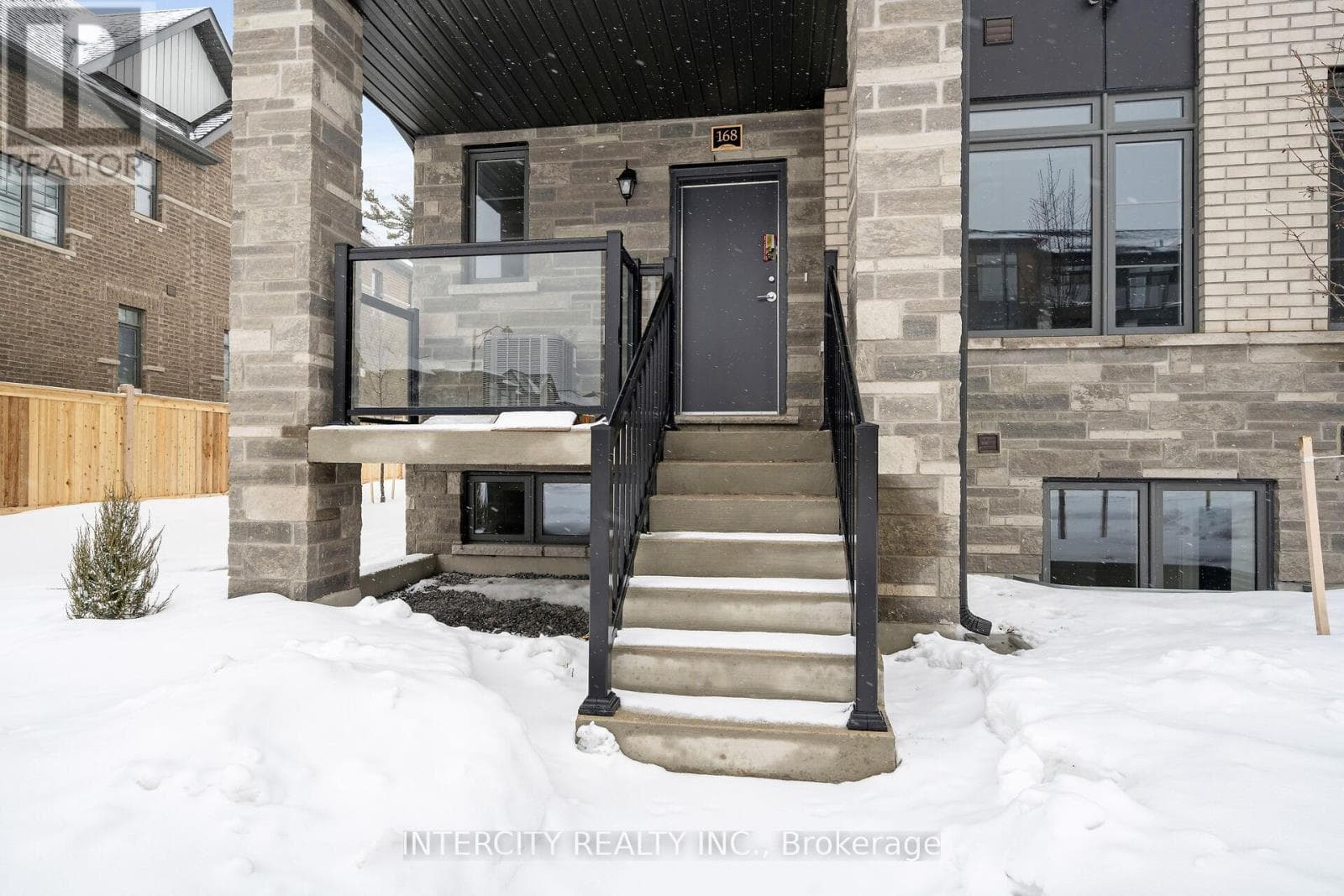 55Z - 168 PETCH AVENUE photo 2