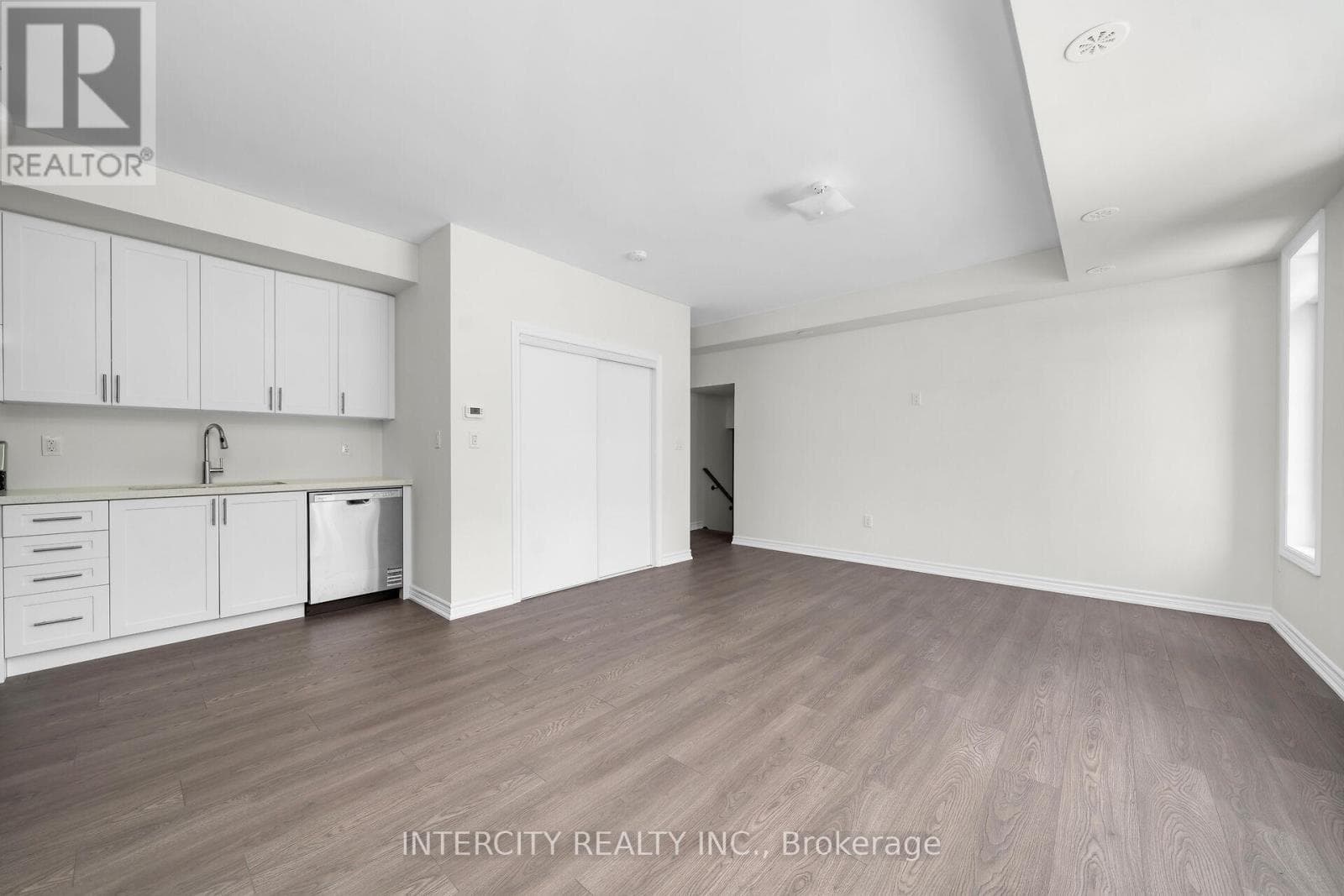 55Z - 168 PETCH AVENUE photo 5