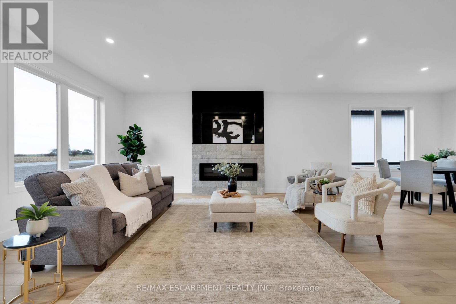 4093 RAINHAM ROAD photo 5