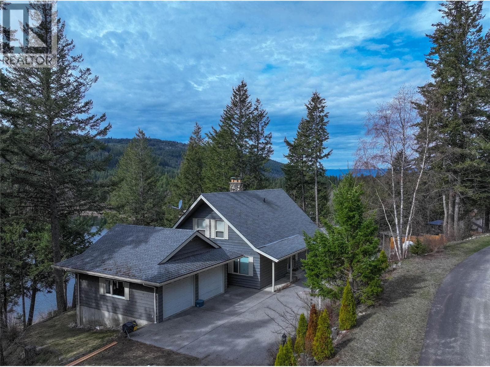 5 bed 3 bath single family at 1920 Lakeview Drive — $999,900