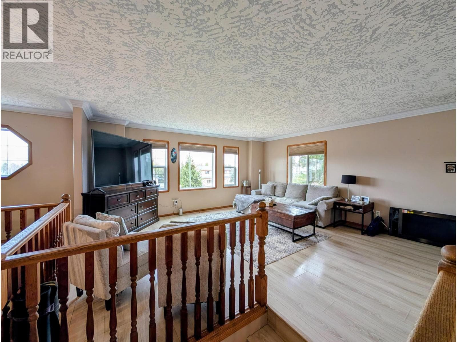 1475 CHESTNUT STREET photo 4