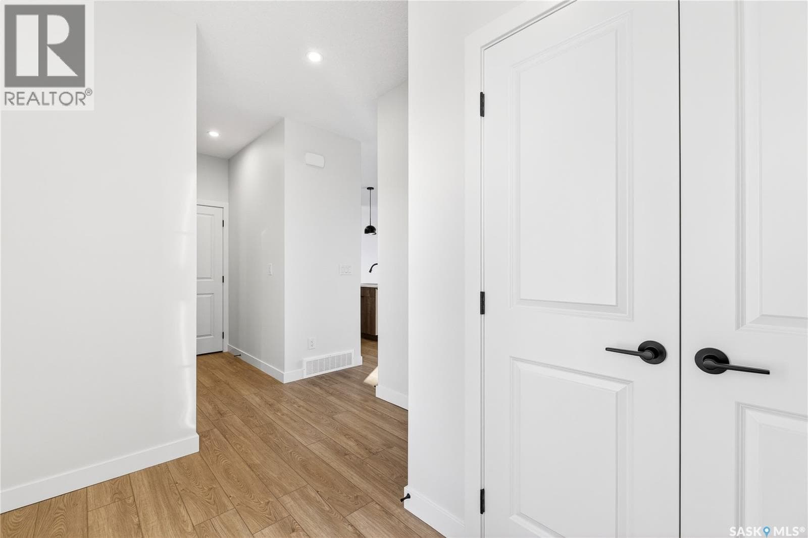 283 Nazarali WAY photo 4