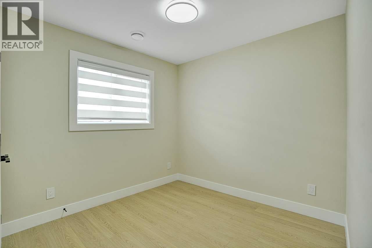 6009 SPROTT STREET photo 4