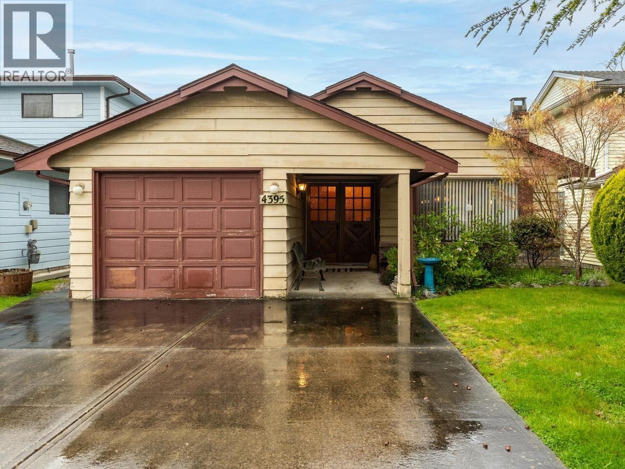 4395 HERMITAGE DRIVE photo 2