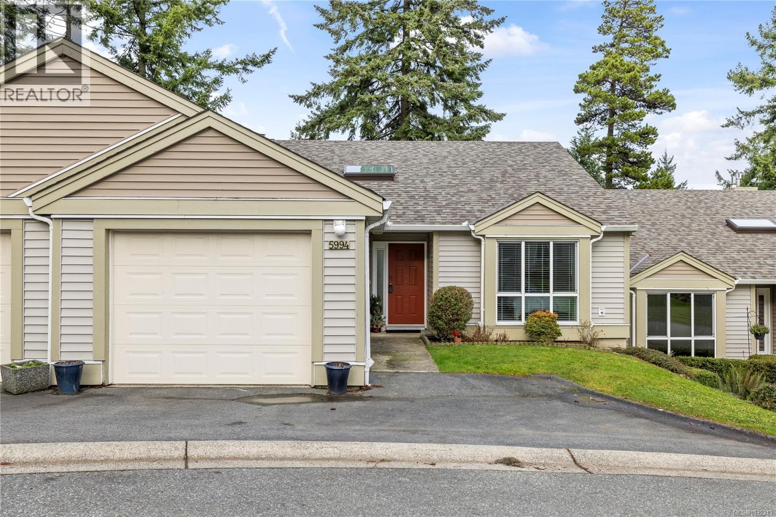 2 bed 2 bath single family at 5994 Waterton Pl — $550,000
