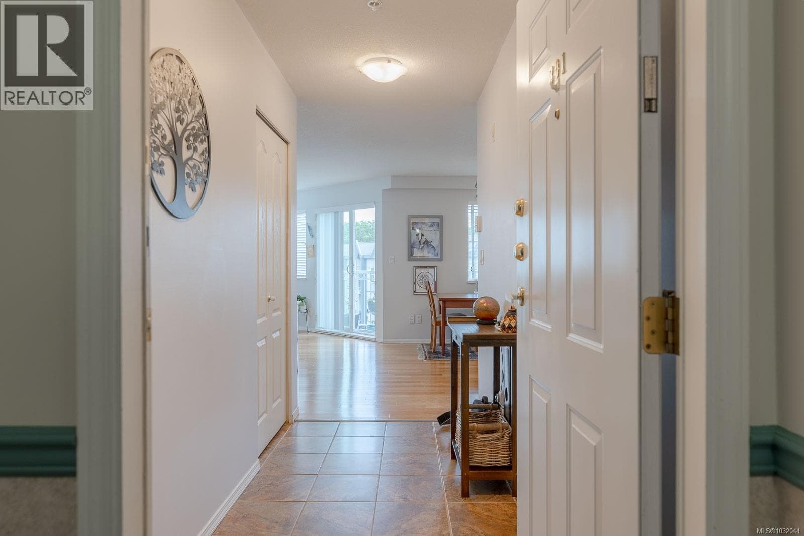 301 24 Prideaux St photo 4