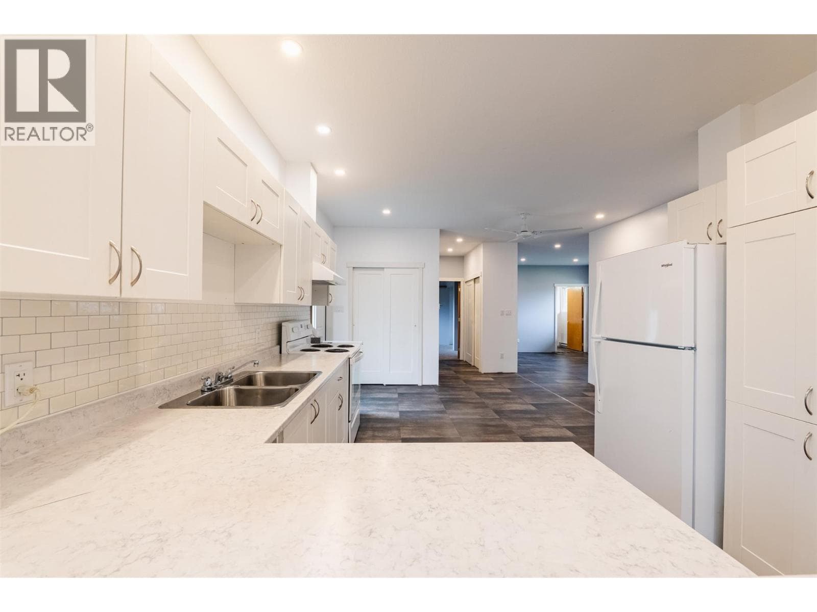 3118 Slocan Park Road photo 5