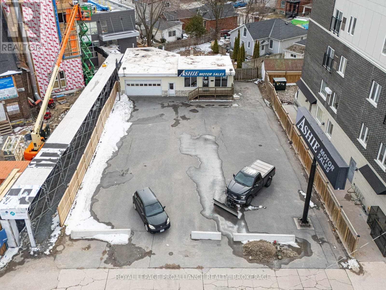 624 PRINCESS STREET photo 3