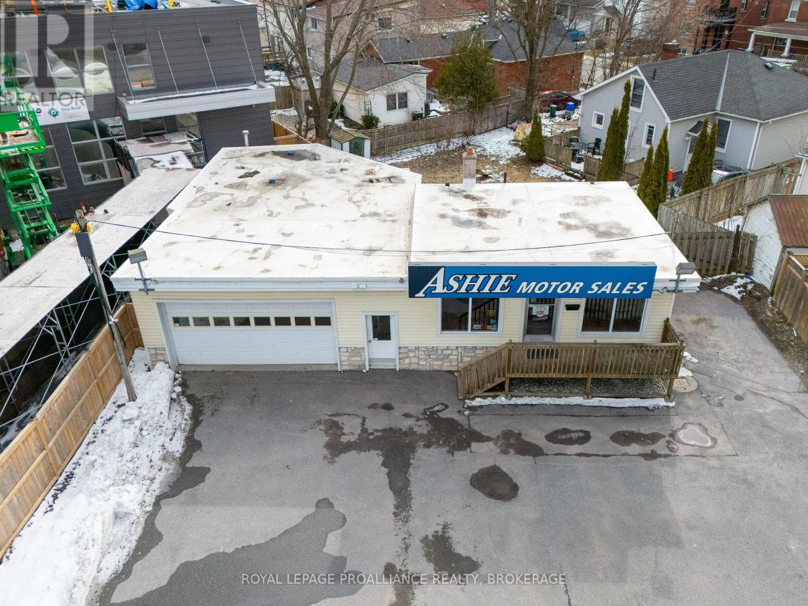 624 PRINCESS STREET photo 4